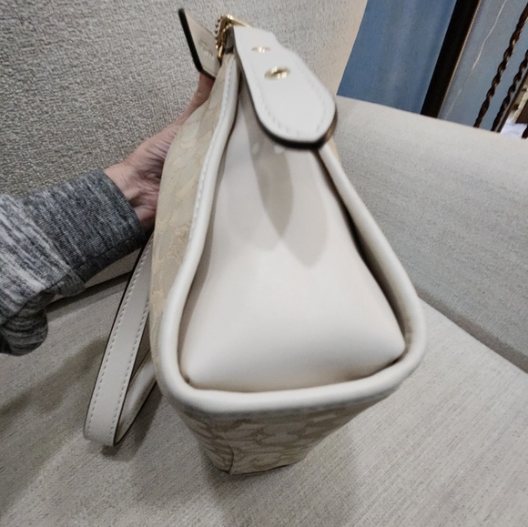 Nwot Coach Dufflette Signature Light Khaki Crossbody Bag Purse - Picture 6 of 12